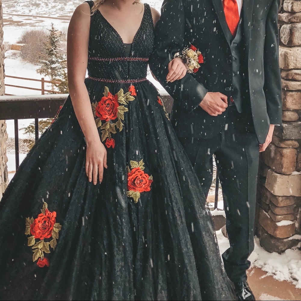 Sherri Hill Prom Dress- Black Lace & Red Roses
